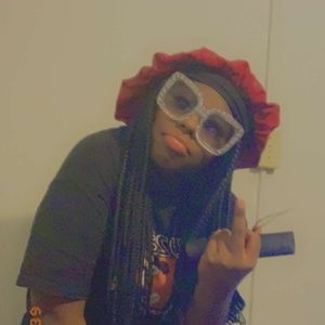 Meet your Posher, Naimi